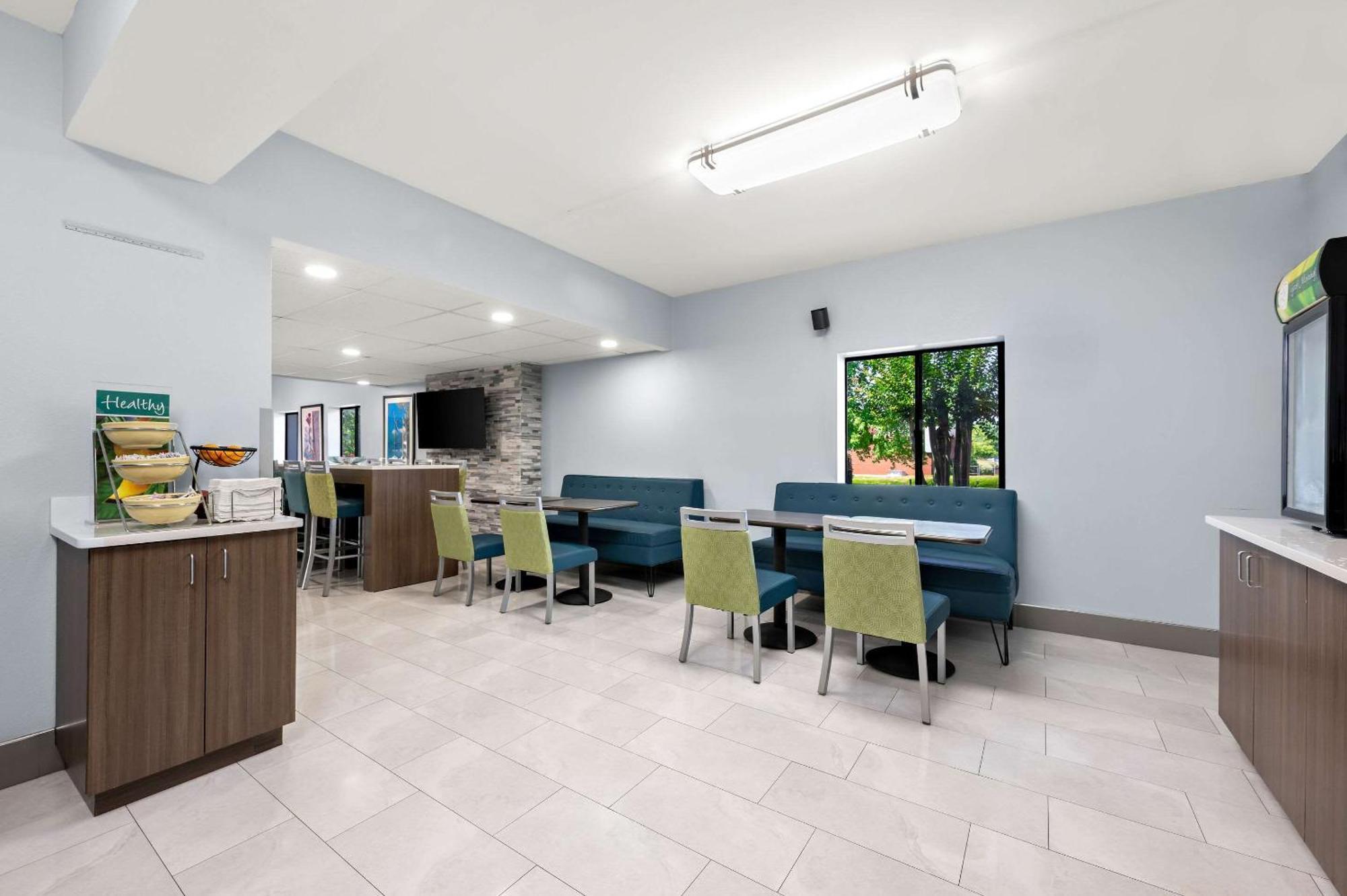 Quality Inn Pelham I-65 Exit 246 Екстер'єр фото