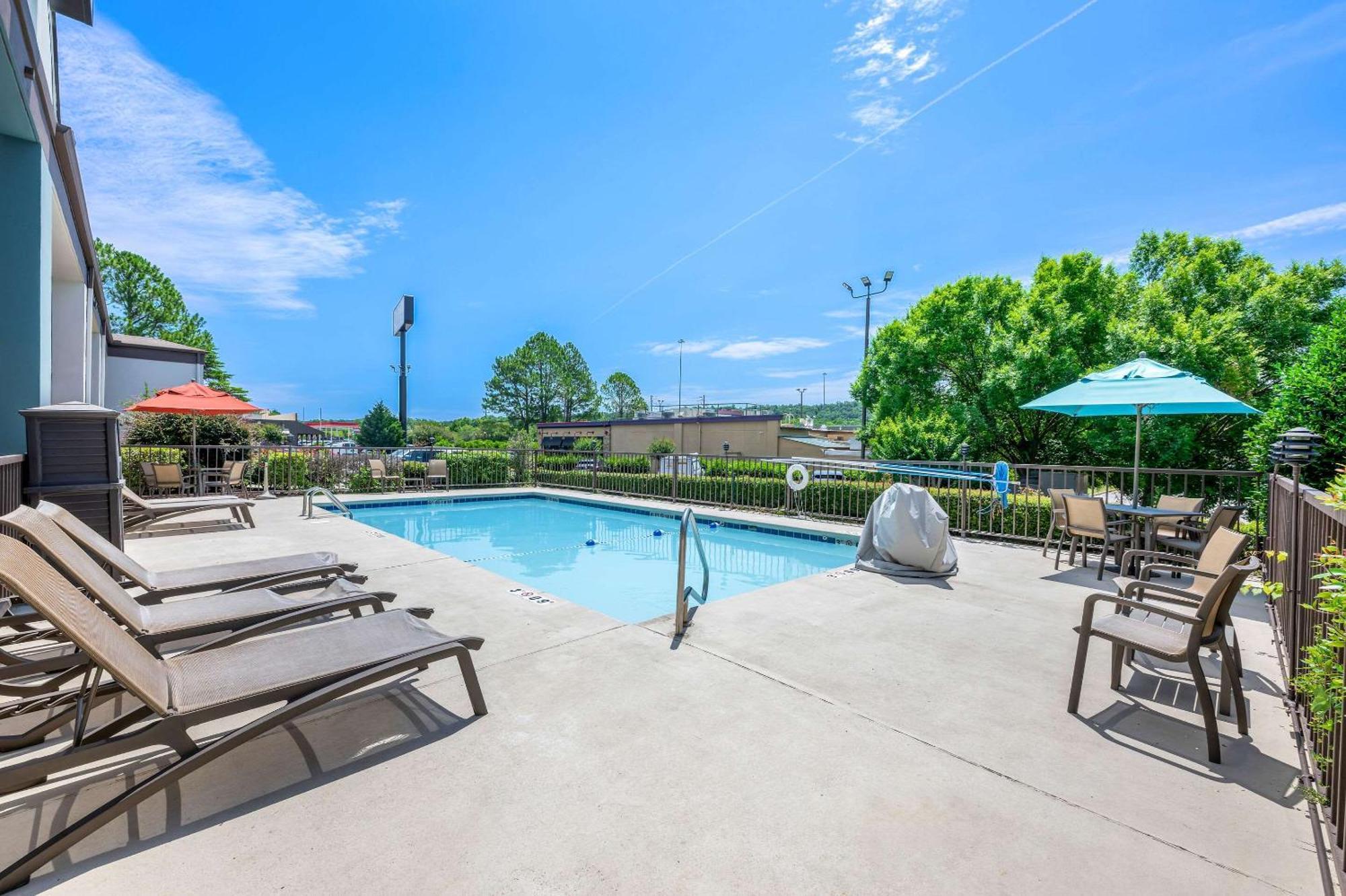 Quality Inn Pelham I-65 Exit 246 Екстер'єр фото