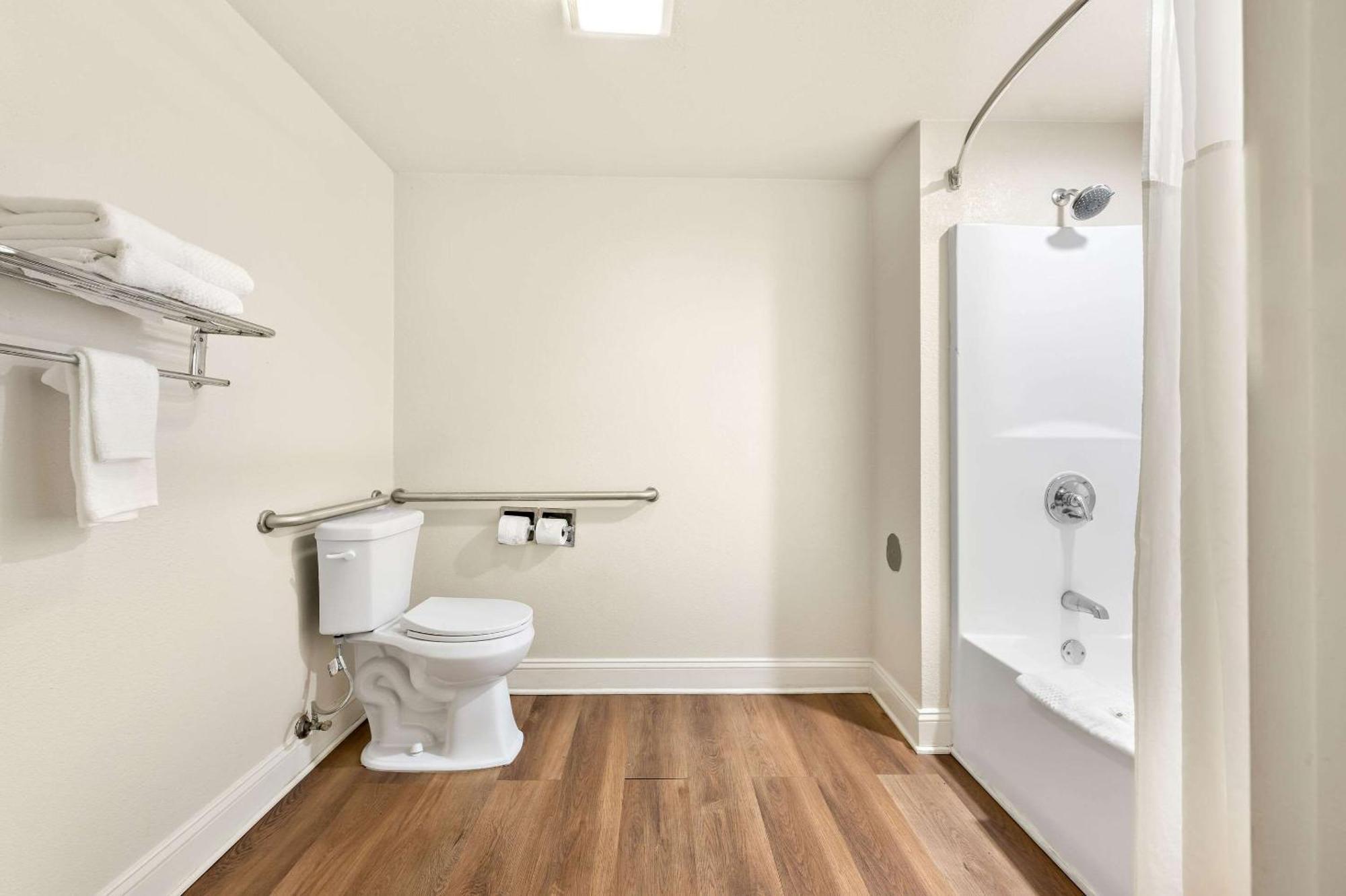 Quality Inn Pelham I-65 Exit 246 Екстер'єр фото