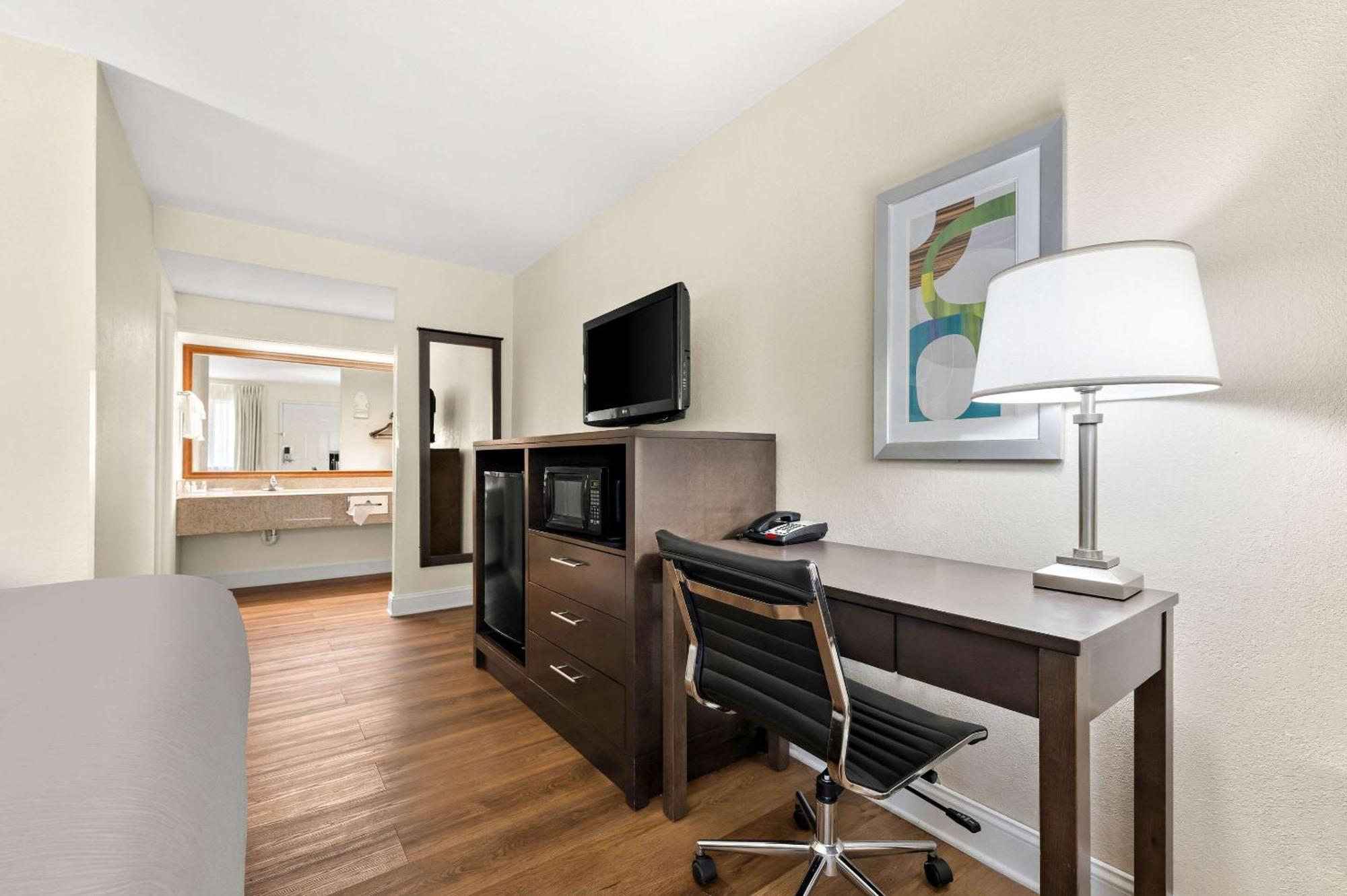 Quality Inn Pelham I-65 Exit 246 Екстер'єр фото