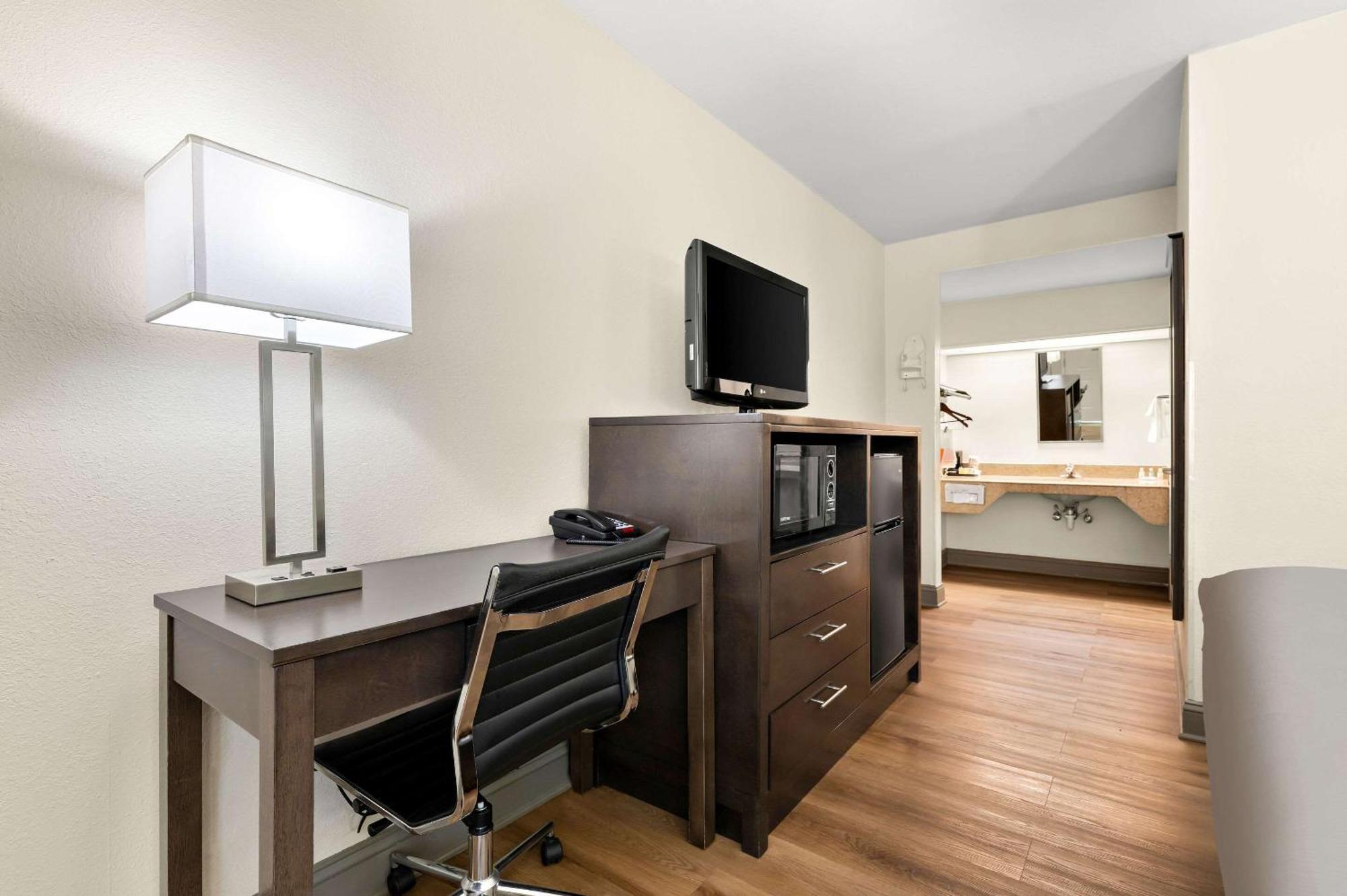 Quality Inn Pelham I-65 Exit 246 Екстер'єр фото