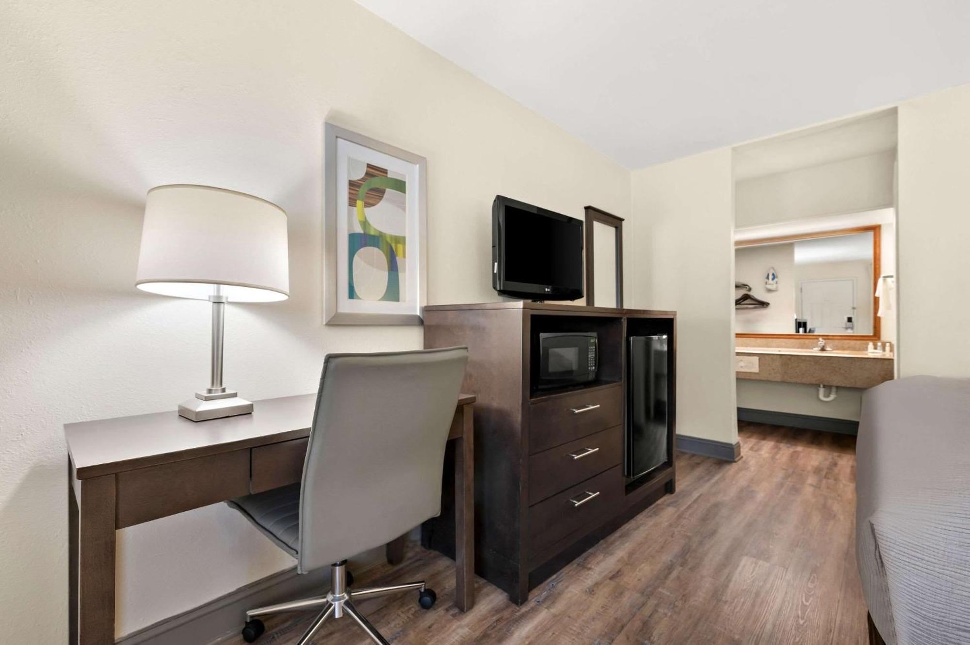 Quality Inn Pelham I-65 Exit 246 Екстер'єр фото
