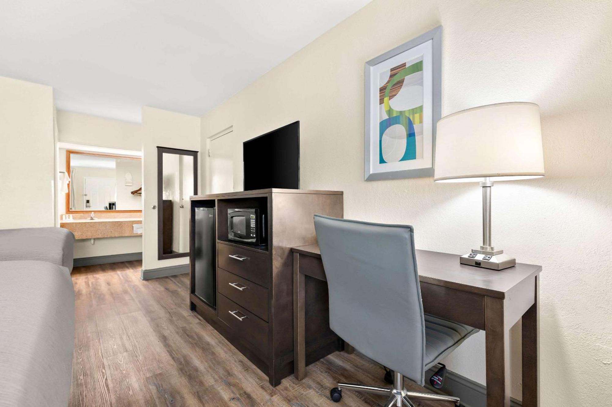 Quality Inn Pelham I-65 Exit 246 Екстер'єр фото