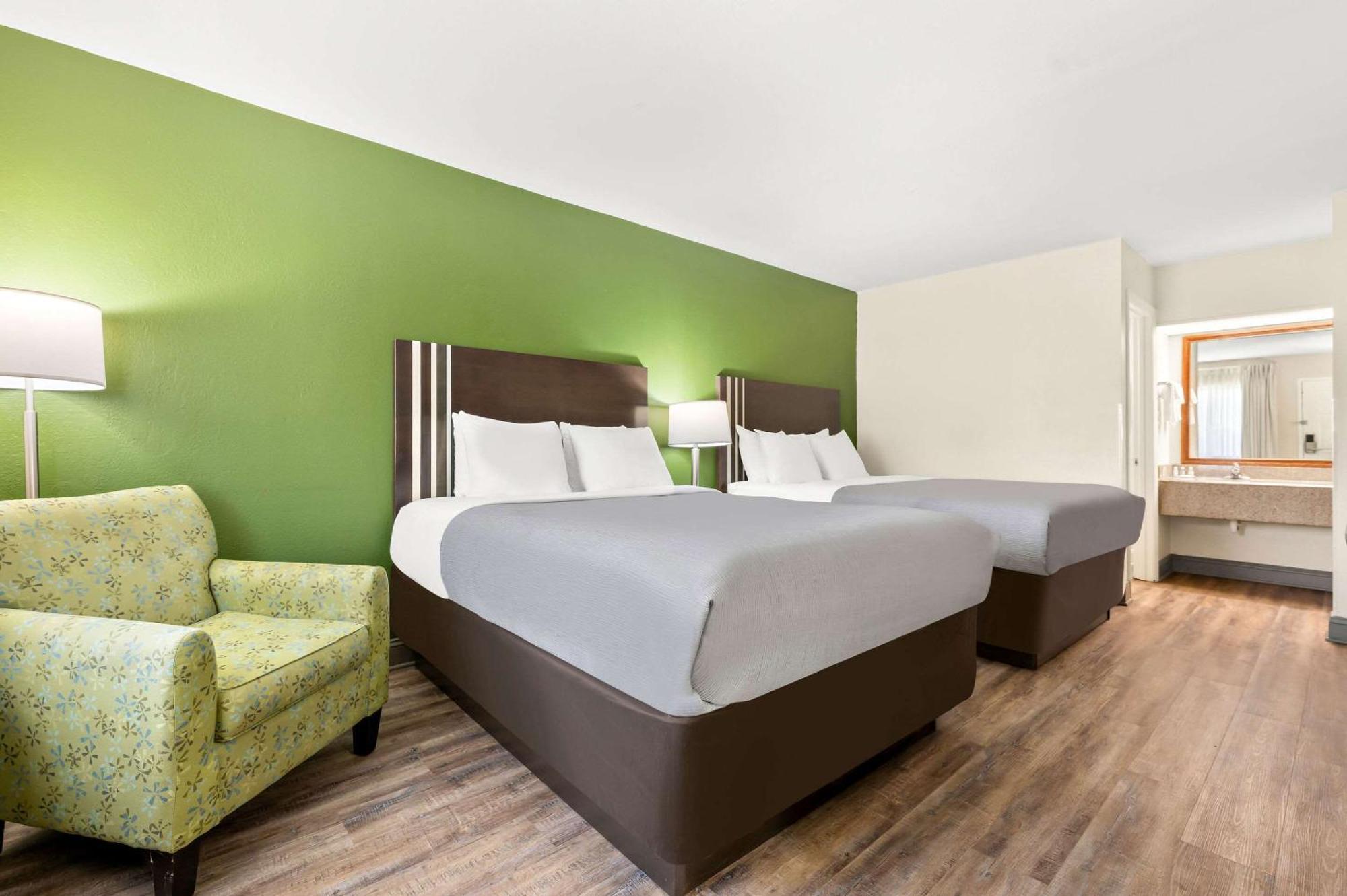Quality Inn Pelham I-65 Exit 246 Екстер'єр фото
